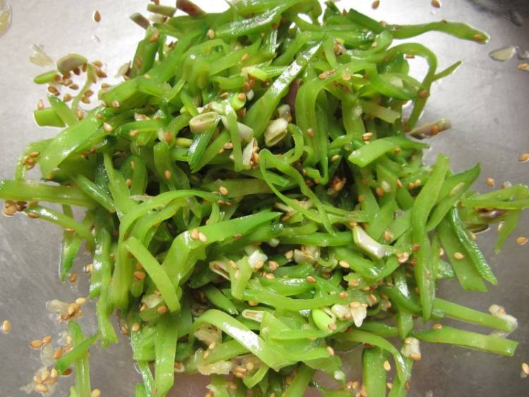 大青椒凉拌菜成品图