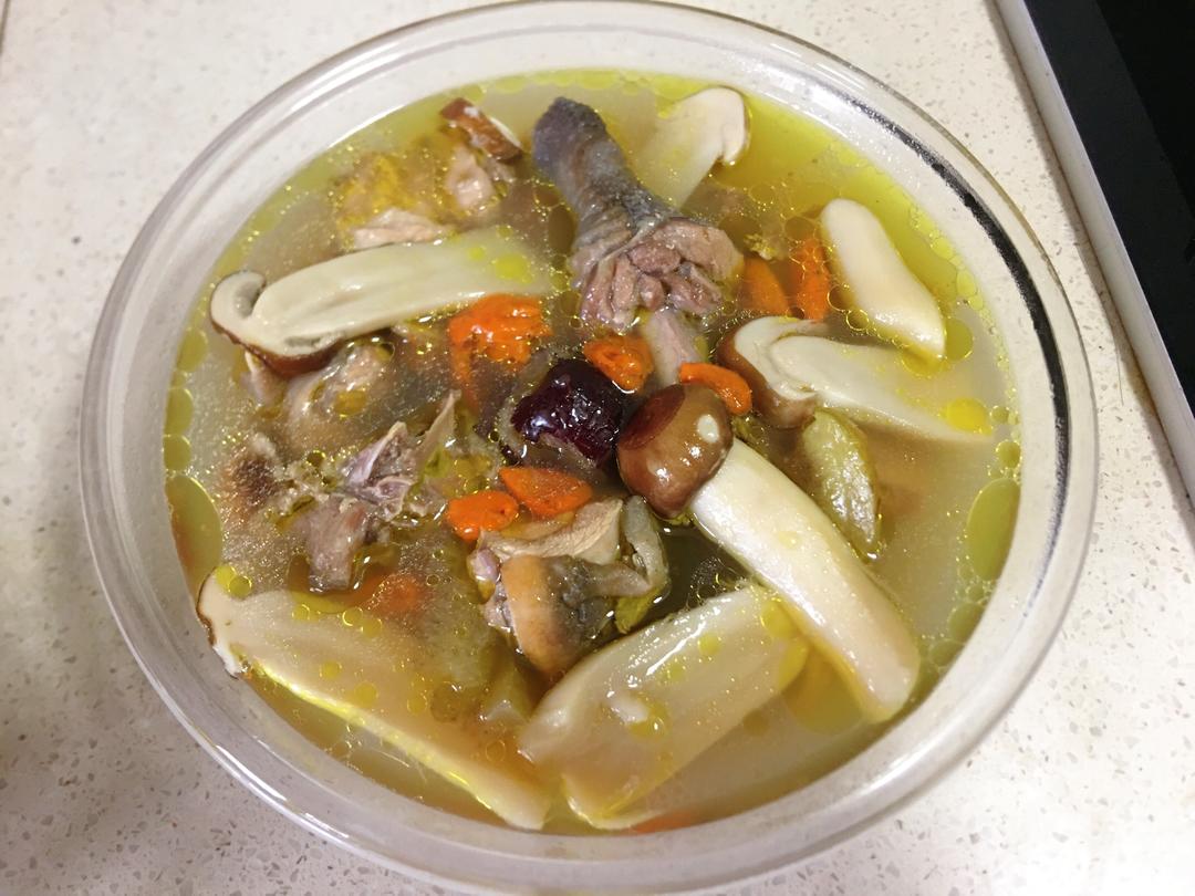 松茸清汤烹饪过程