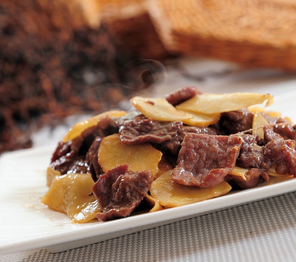 仔姜牛肉丝炒制过程