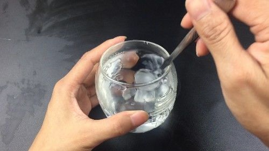 姜汁汽水调配过程