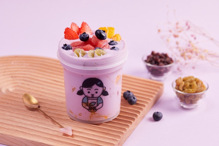 草莓酸奶杯成品图