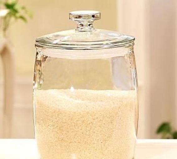 蒜米与大米混合存放的实景图