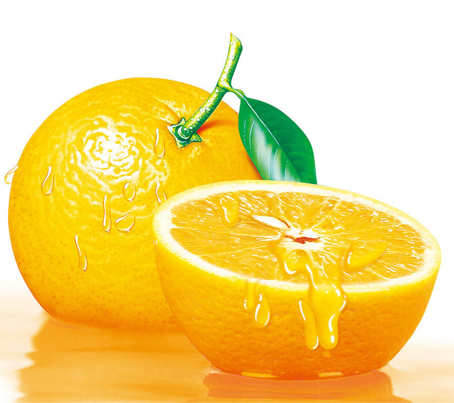 一个新鲜橙子被横向切开,露出饱满多汁的橙色果瓣,表面有晶莹水珠,背景为绿色叶片,突出果实成熟度高、汁液丰富 橙子切面展示果肉结构与汁液丰富度