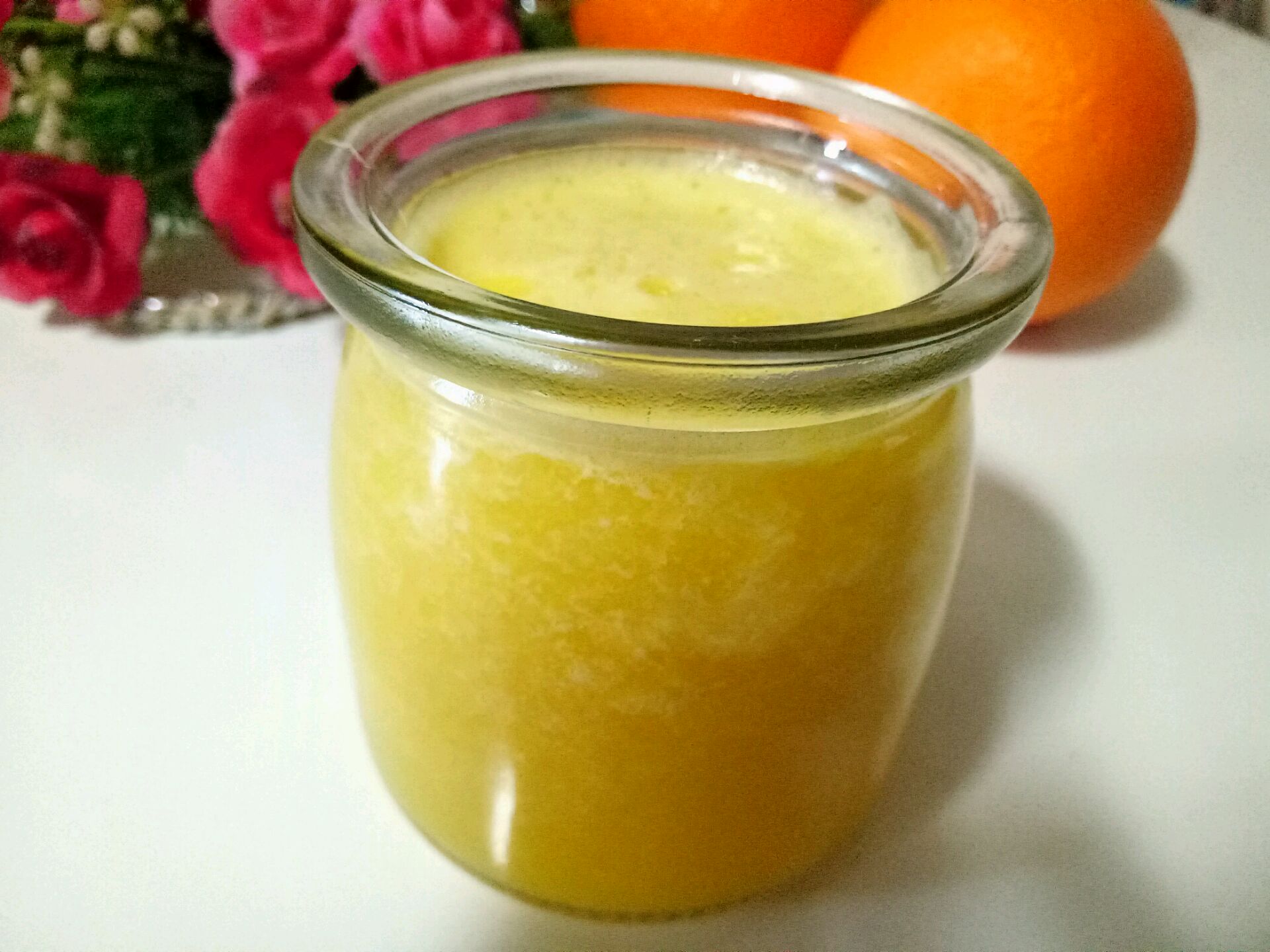 沙糖桔胡萝卜苹果汁成品图