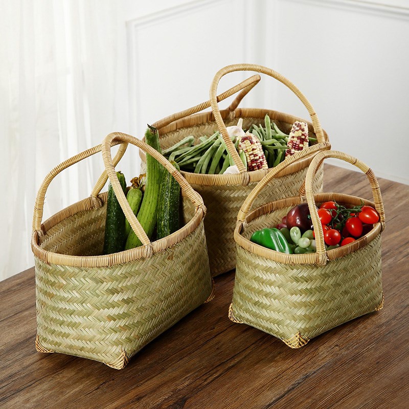 83黄桃果实在果篮中的摆拍图