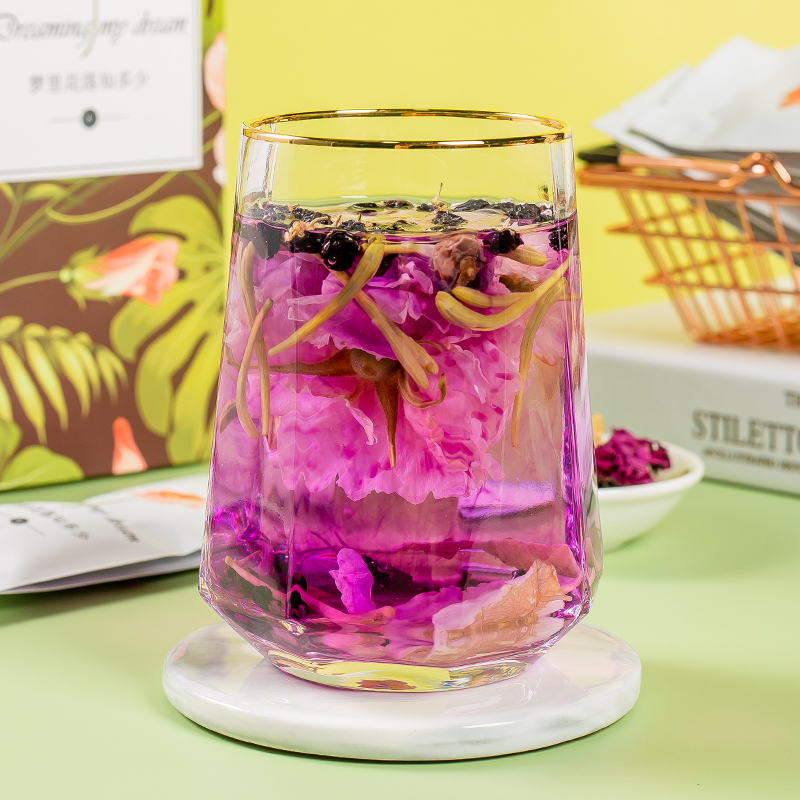 奶油草莓花茶成品图