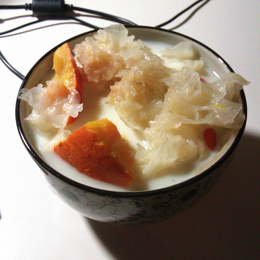 柚子果肉与银耳羹搭配图