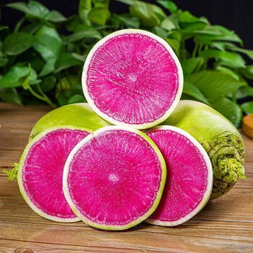 红心萝卜切开特写