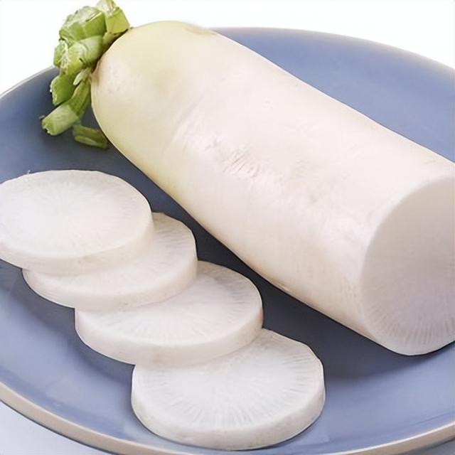 白萝卜切片与焯水前后对比