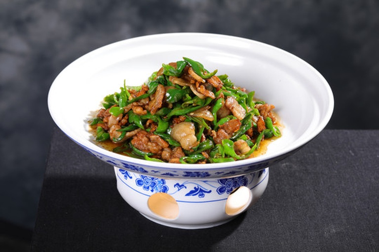 尖椒炒肉丝成品图