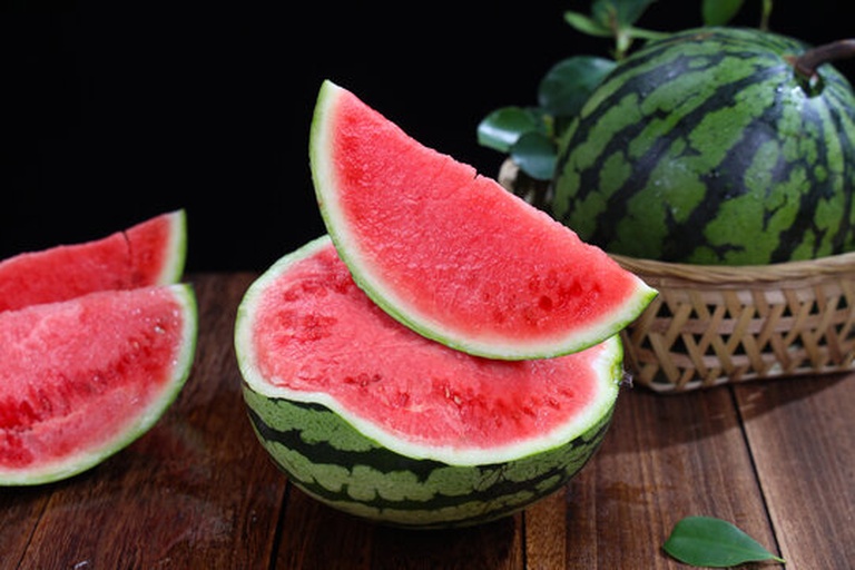 切开的高品质西瓜特写