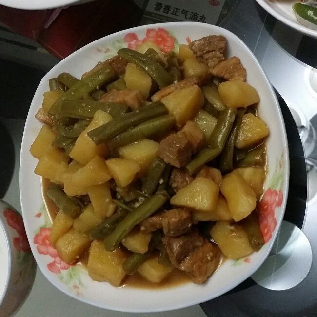 家常豆角菜肴图