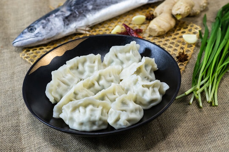 蒜苗饺子全家福图,不同馅料的饺子摆盘展示 蒜苗饺子全家福图