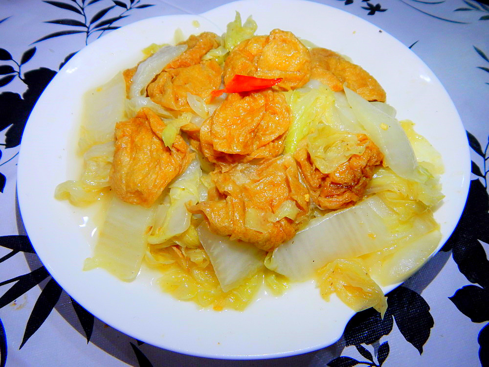 竹筒青白菜切段后冷食,配以调料,清香爽口 竹筒青白菜切段冷食