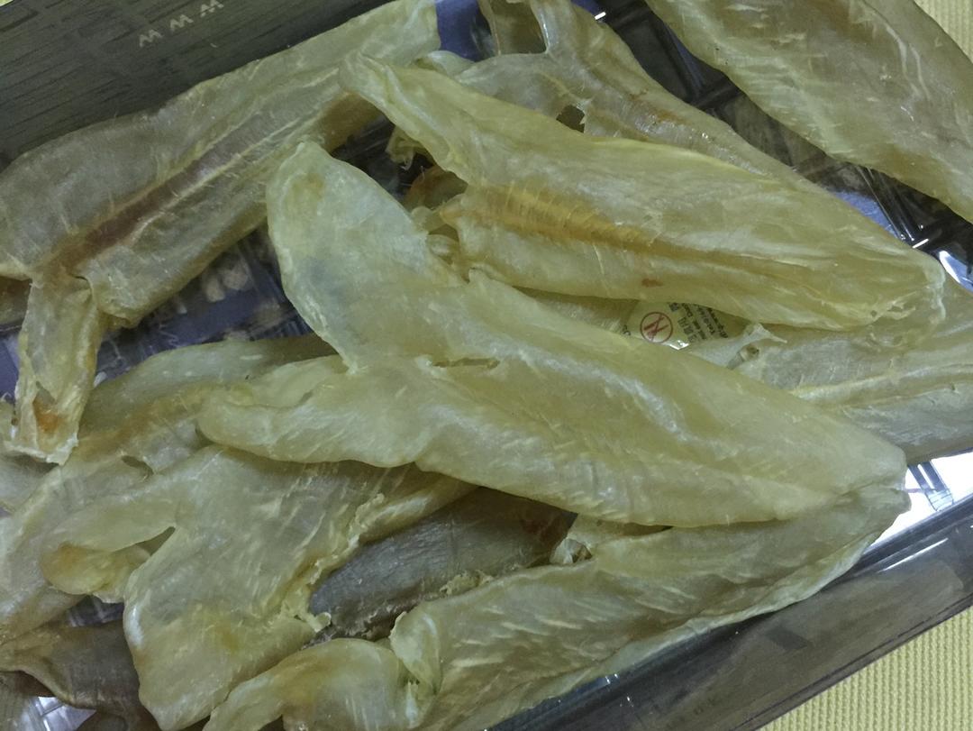 黄花鱼胶与川贝母原料对照图