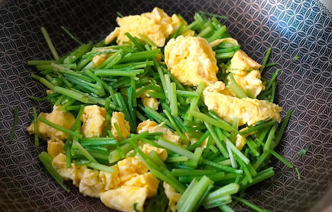 韭菜菜肴成品图