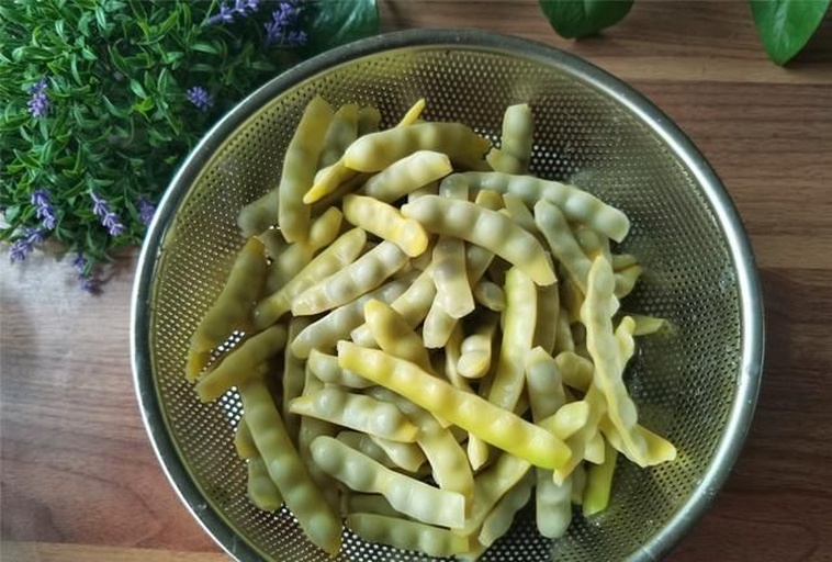 香草奶油打发过程特写