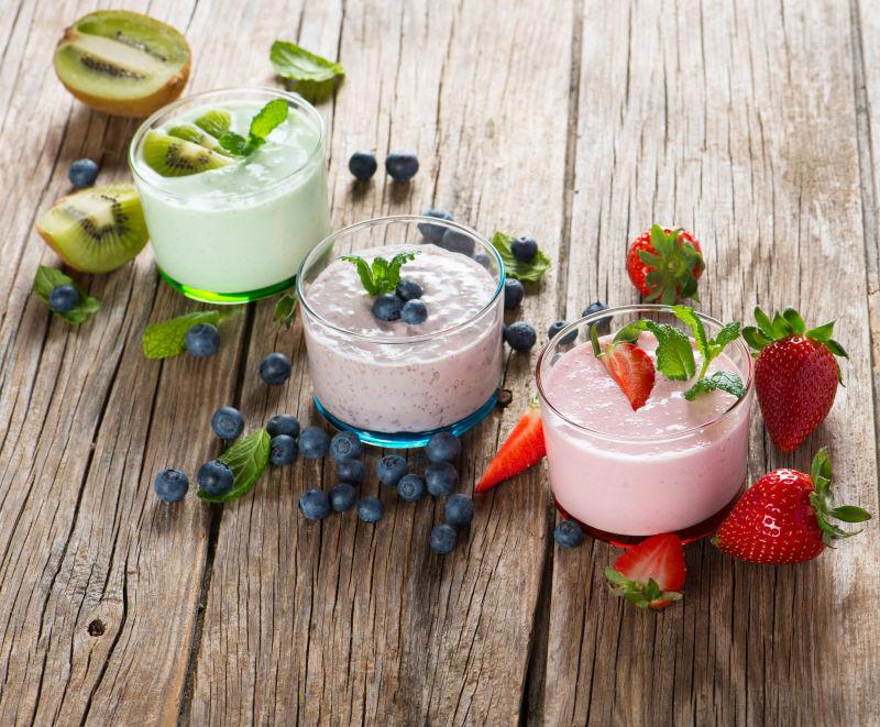 猕猴桃创意饮品组合摆盘图