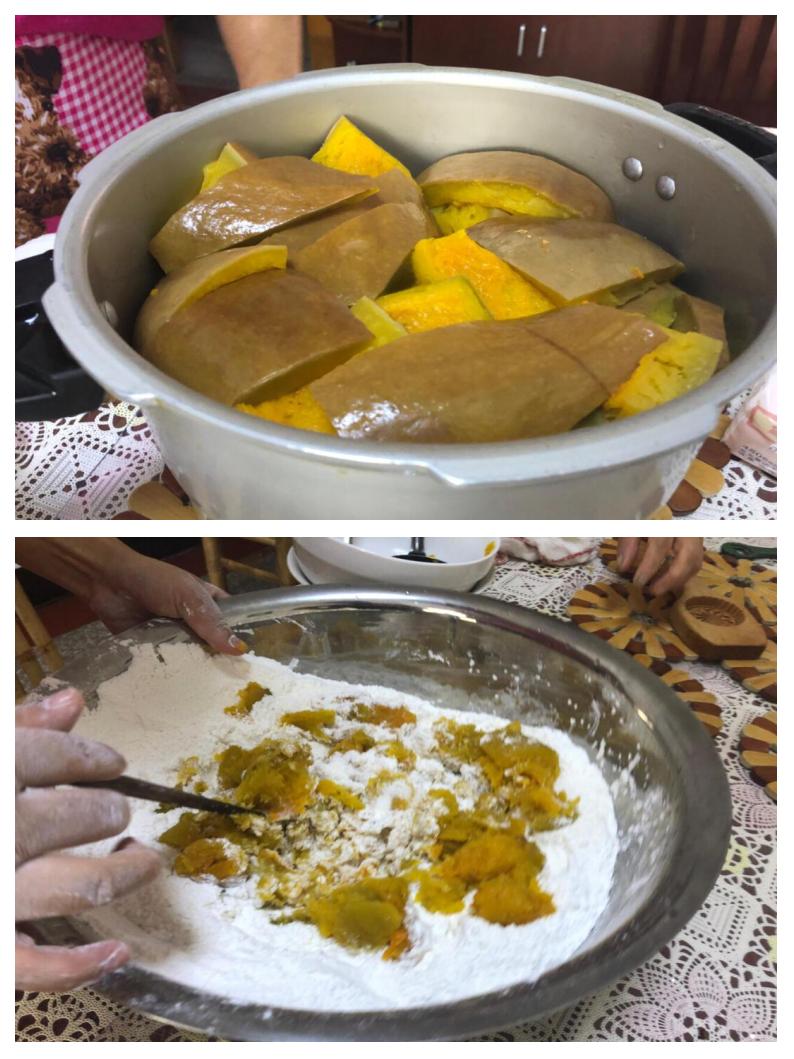 山药南瓜羹制作过程,展示山药和南瓜泥混合搅拌的步骤 山药南瓜羹制作过程