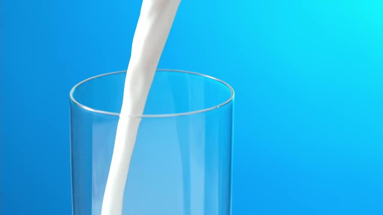 草莓牛奶成品展示