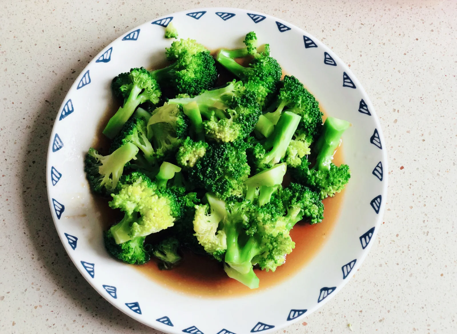 清炒芦笋西兰花成品图