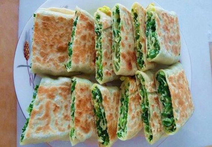 小葱饼子拌虾皮核心食材特写