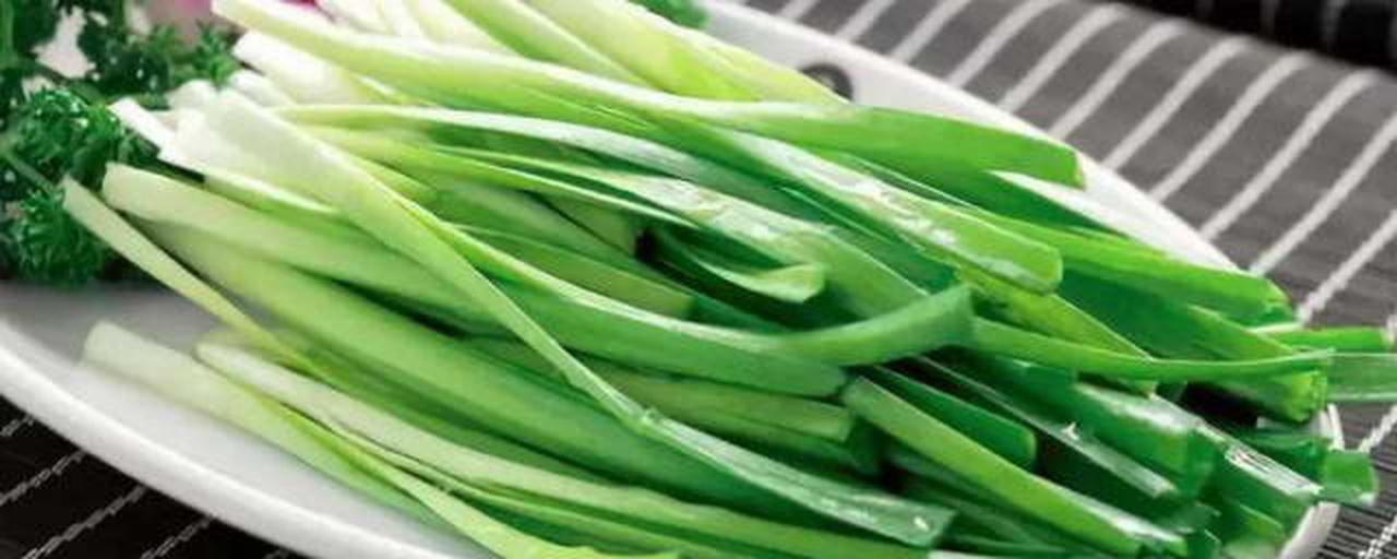 蒜苗新鲜翠绿的外观