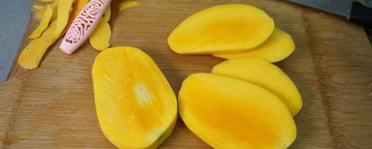 芒果与柠檬新鲜食材摆拍