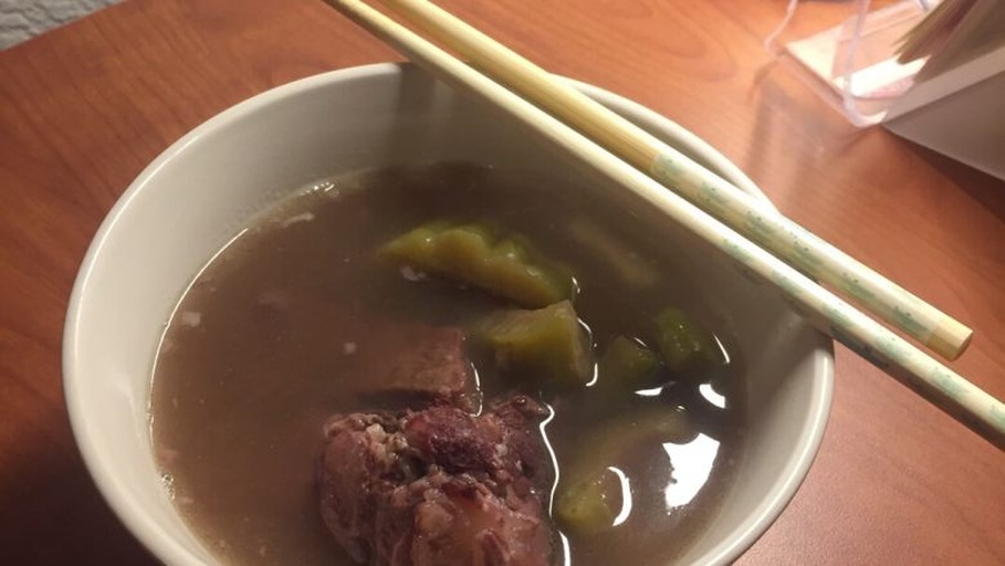 苦瓜排骨汤成品图