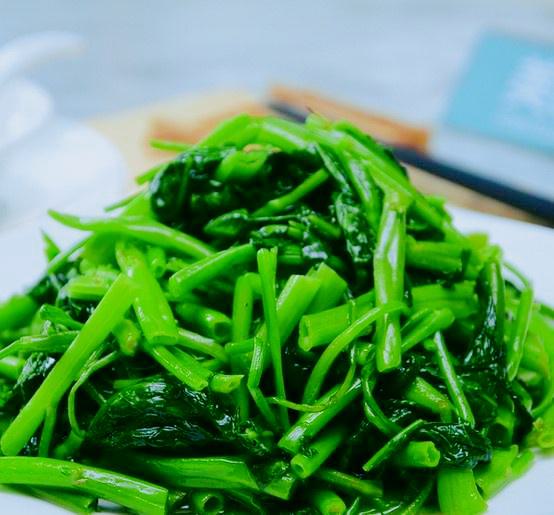 空心菜与油麦菜的烹饪对比
