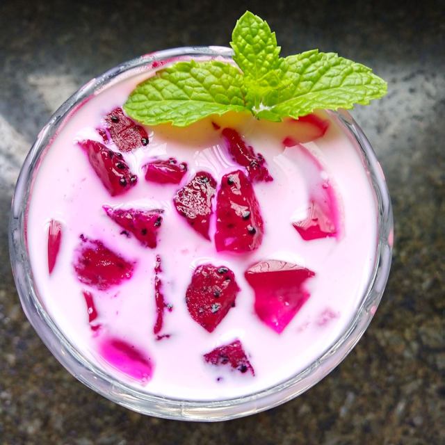 火龙果酸奶汁成品展示图