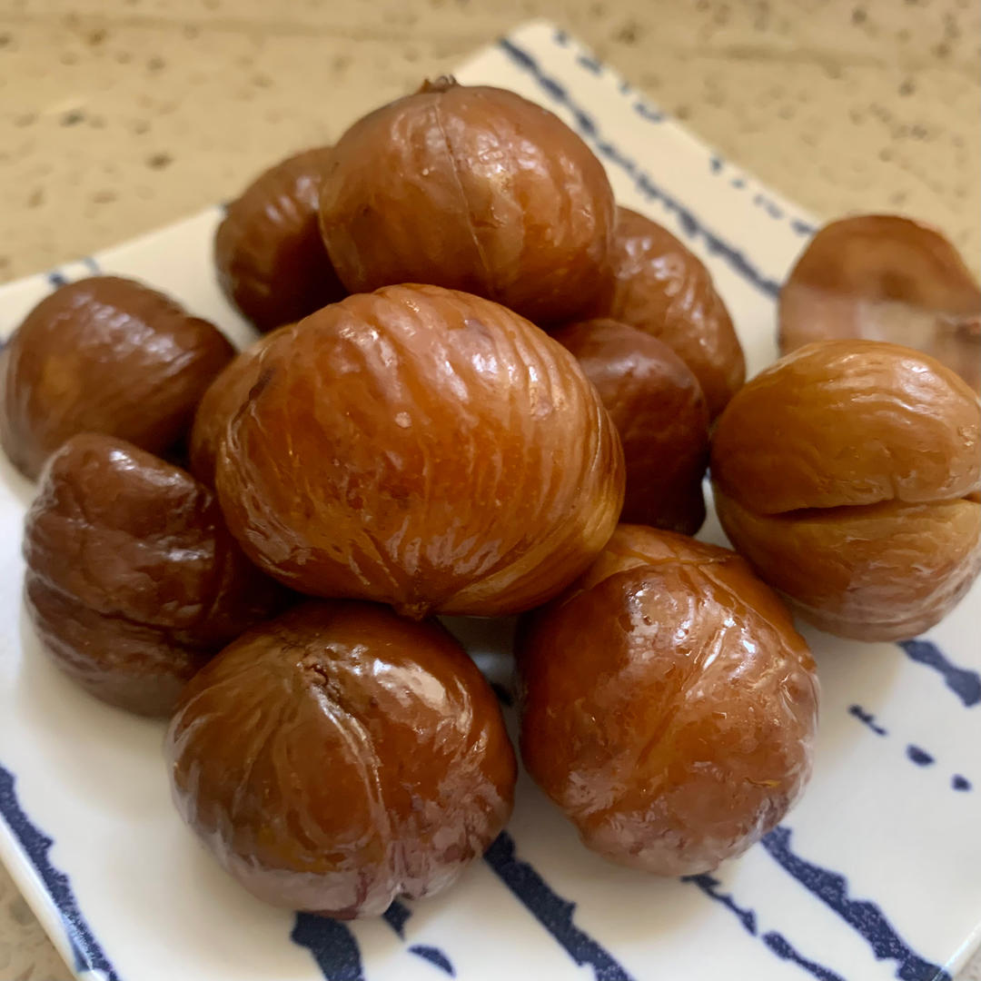 新鲜栗子与糖炒栗子对比图