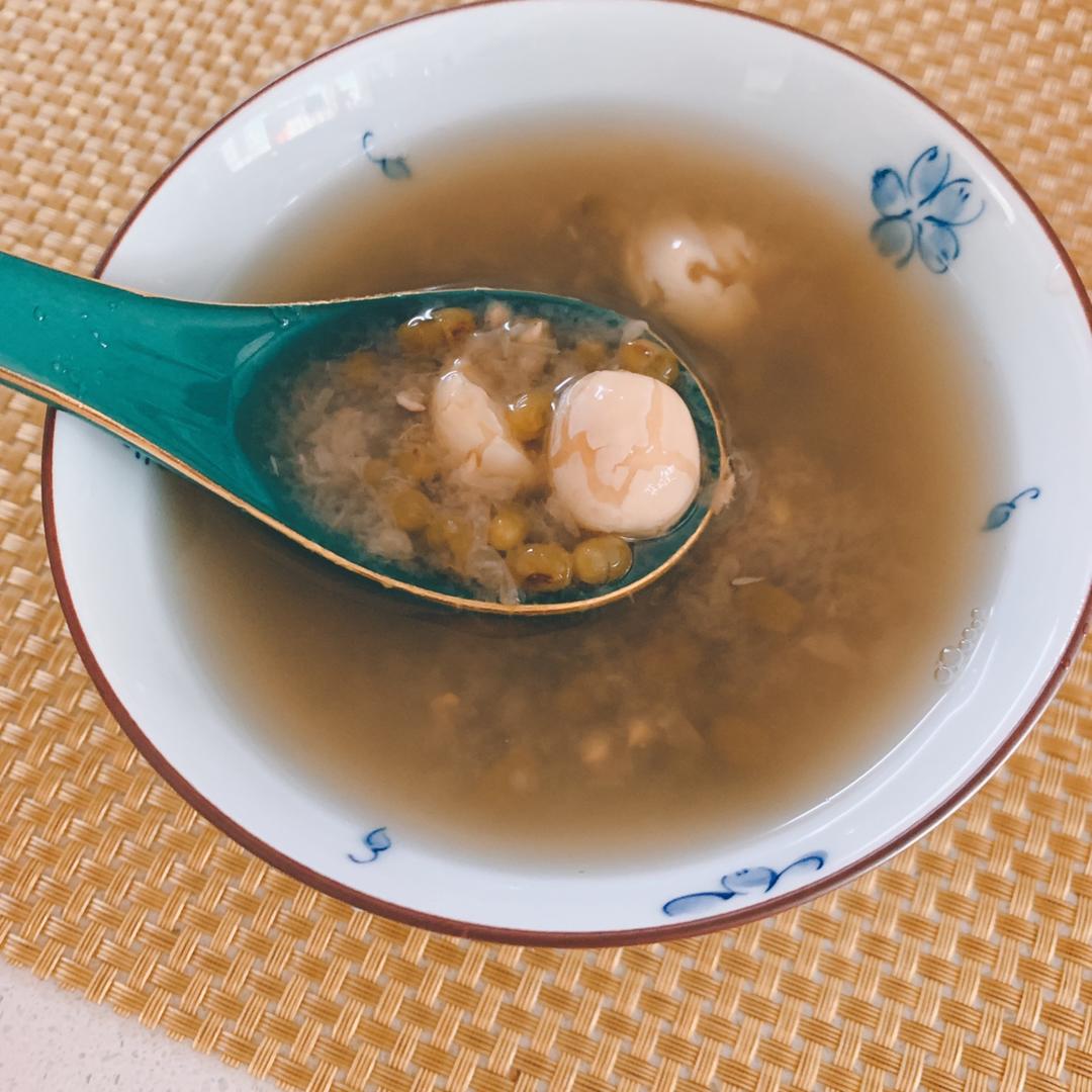 绿豆莲子汤成品图