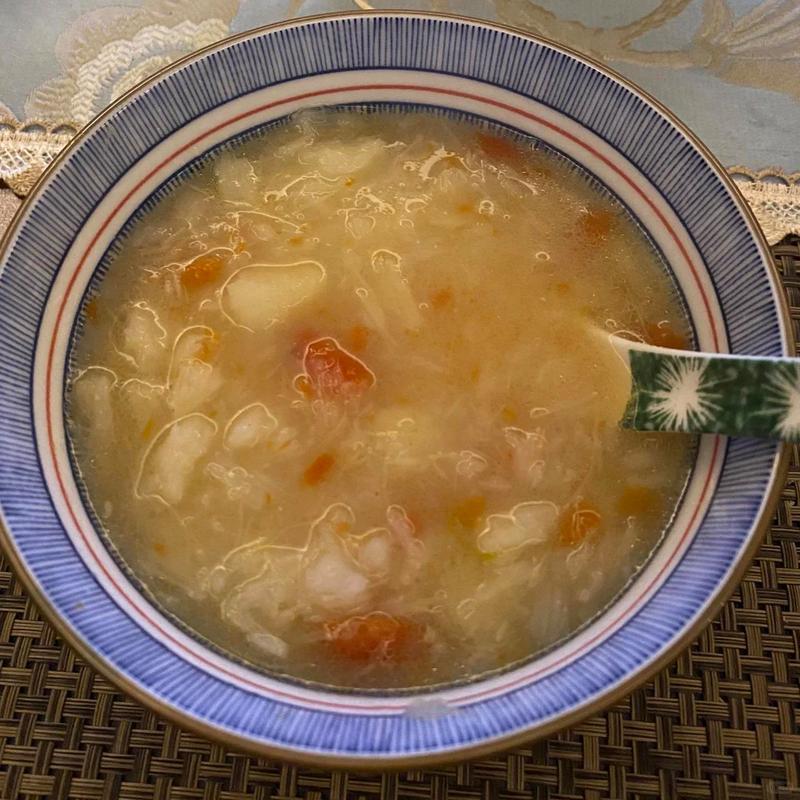 儿童食用西芹餐食