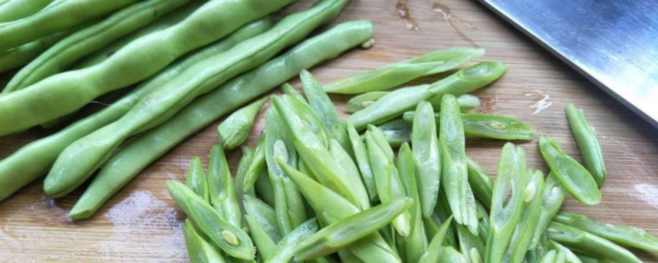 四季豆清洗与切段过程