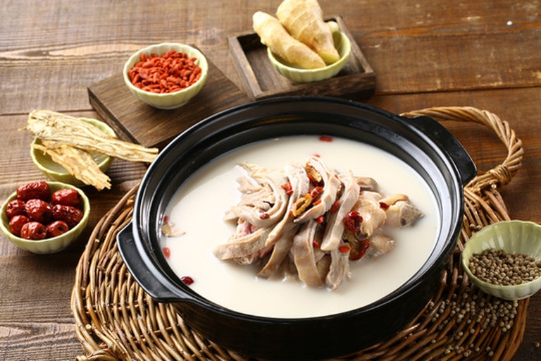 白胡椒在中式汤品中的应用场景