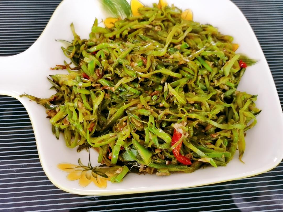 四季豆与豇豆焯水后浸冰水特写