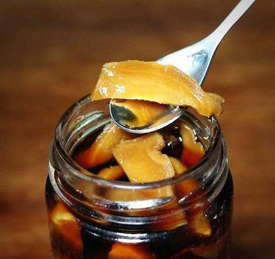 怀姜糖膏冲泡过程演示图