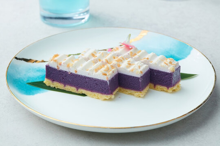 成品巧克力脆皮香芋雪糕摆盘展示图