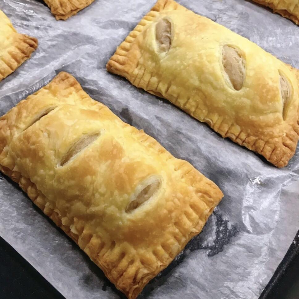 黄桃派成品俯拍图