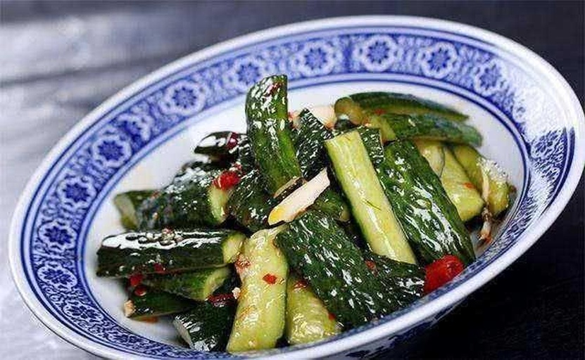 青枣黄瓜凉拌成品图