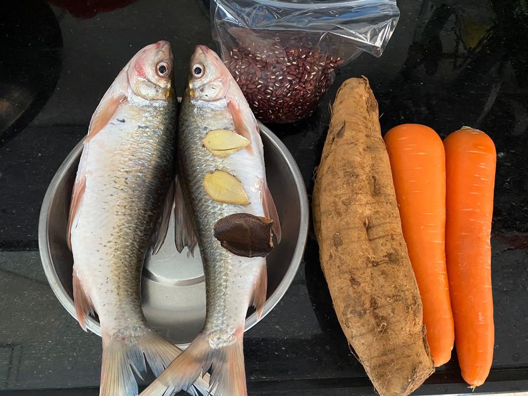 荷兰豆与山药的食材准备图