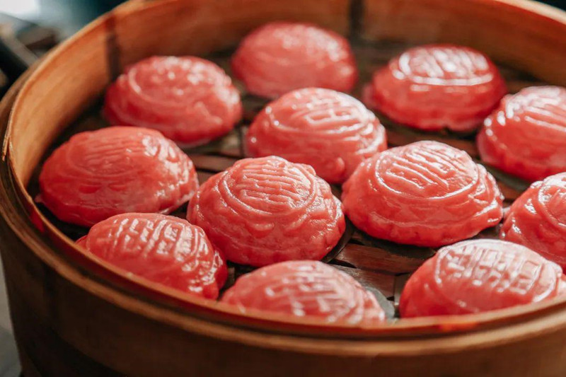 潮汕红桃粿手工压制过程