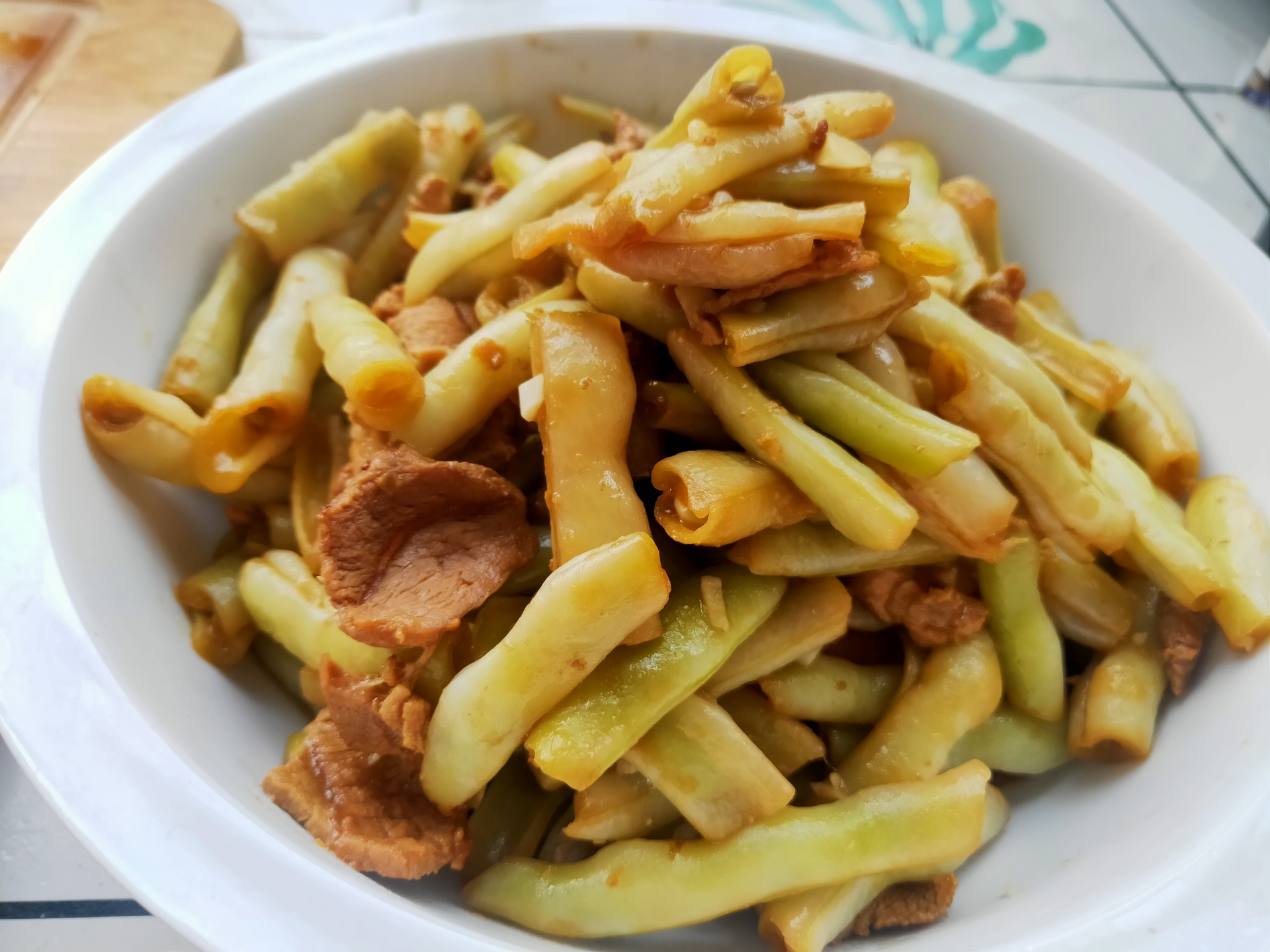 扁青芸豆炒肉片成品图