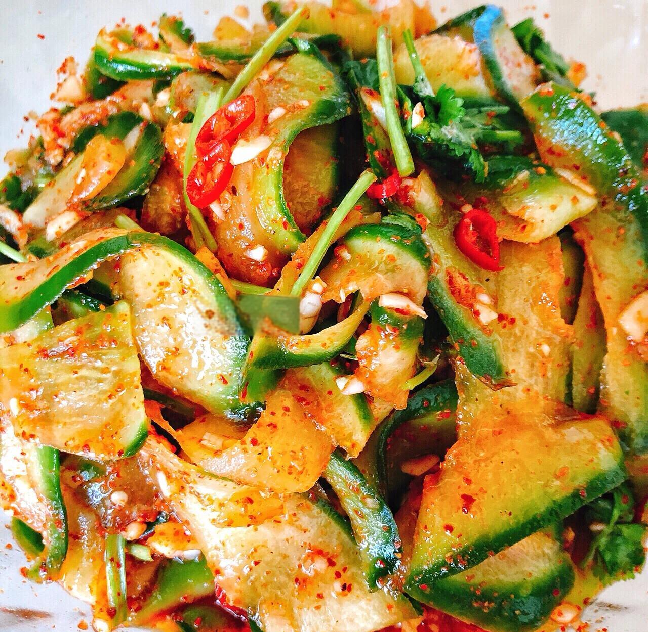 软软小黄瓜制作的凉拌菜