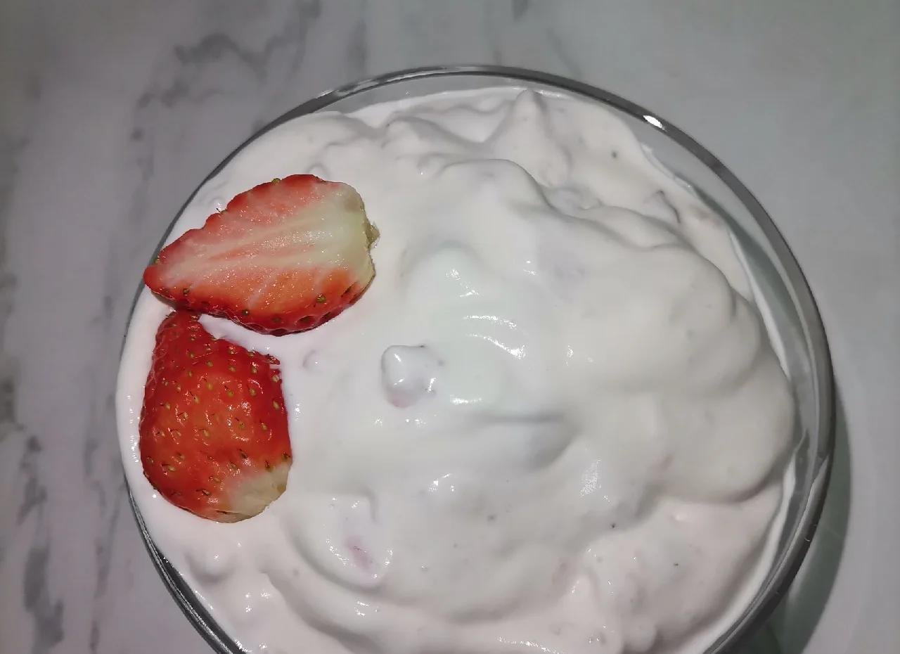 奶油草莓甜点特写
