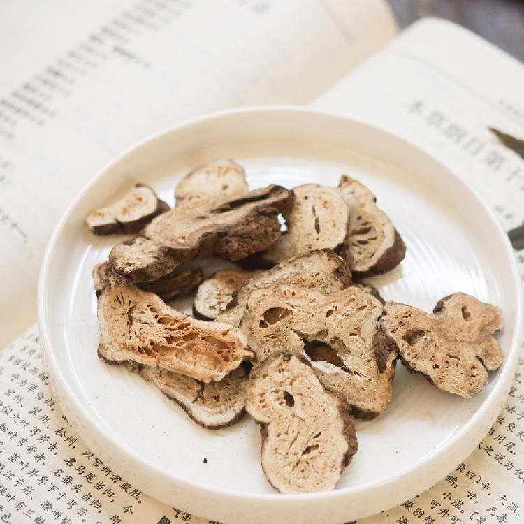 当归与黑豆的食材对比图