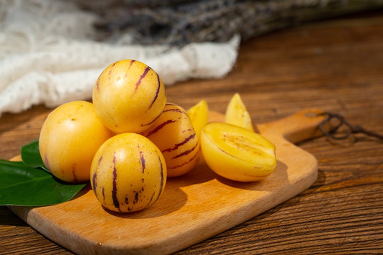 奶油南瓜派生坯装模特写