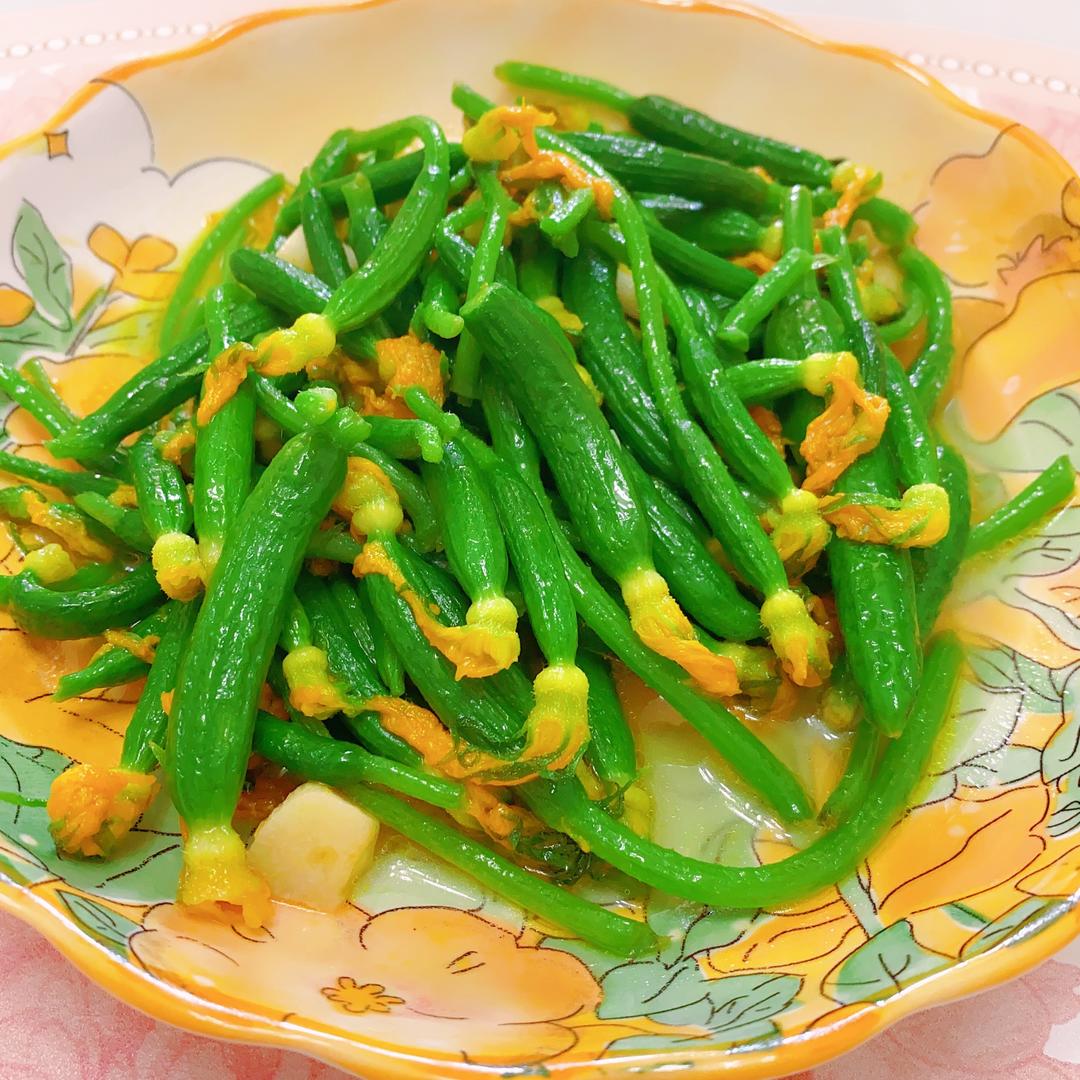 豆角炒菜花成品图
