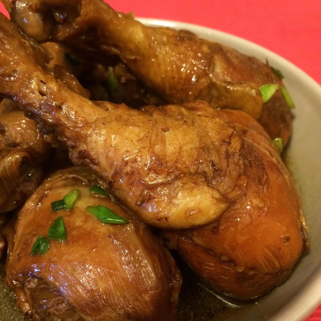 平菇炖鸡腿成品图